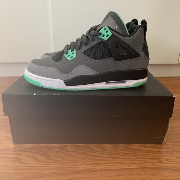 Green Glow Jordan - Picture 2 of 3